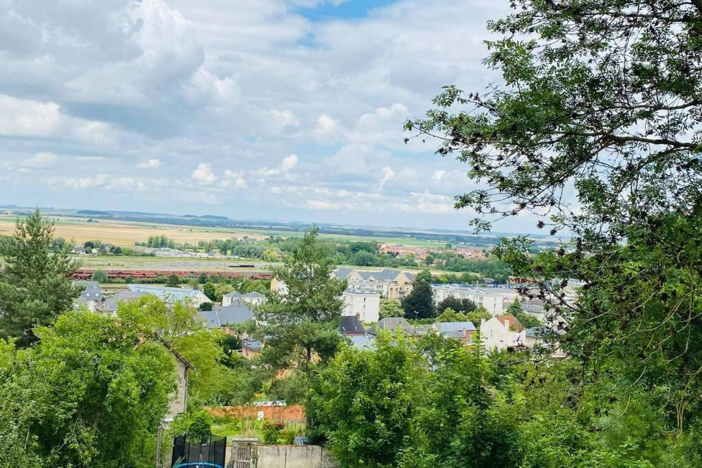 Appartement Jolie Vue Laon Bagian luar foto